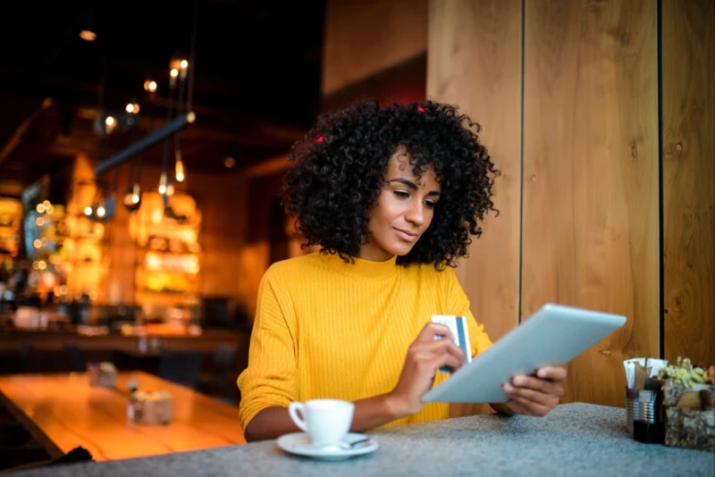 Comment créer une flotte de cartes professionnelles d’entreprise pour vos collaborateurs ?