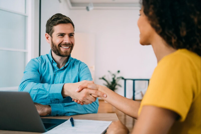 Les entreprises peuvent-elles faire des dons aux associations ?