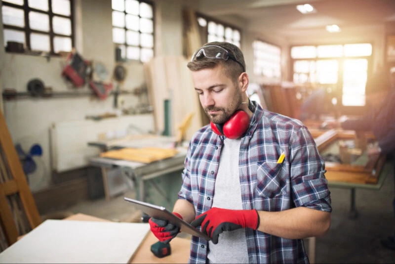 Petits artisans : comment choisir le compte professionnel en ligne parfait ?