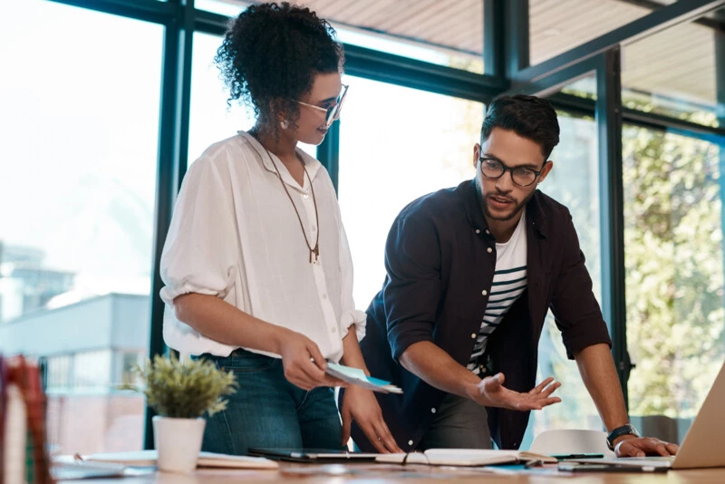 Peut-on exercer la même activité en micro-entrepreneur et SASU ?